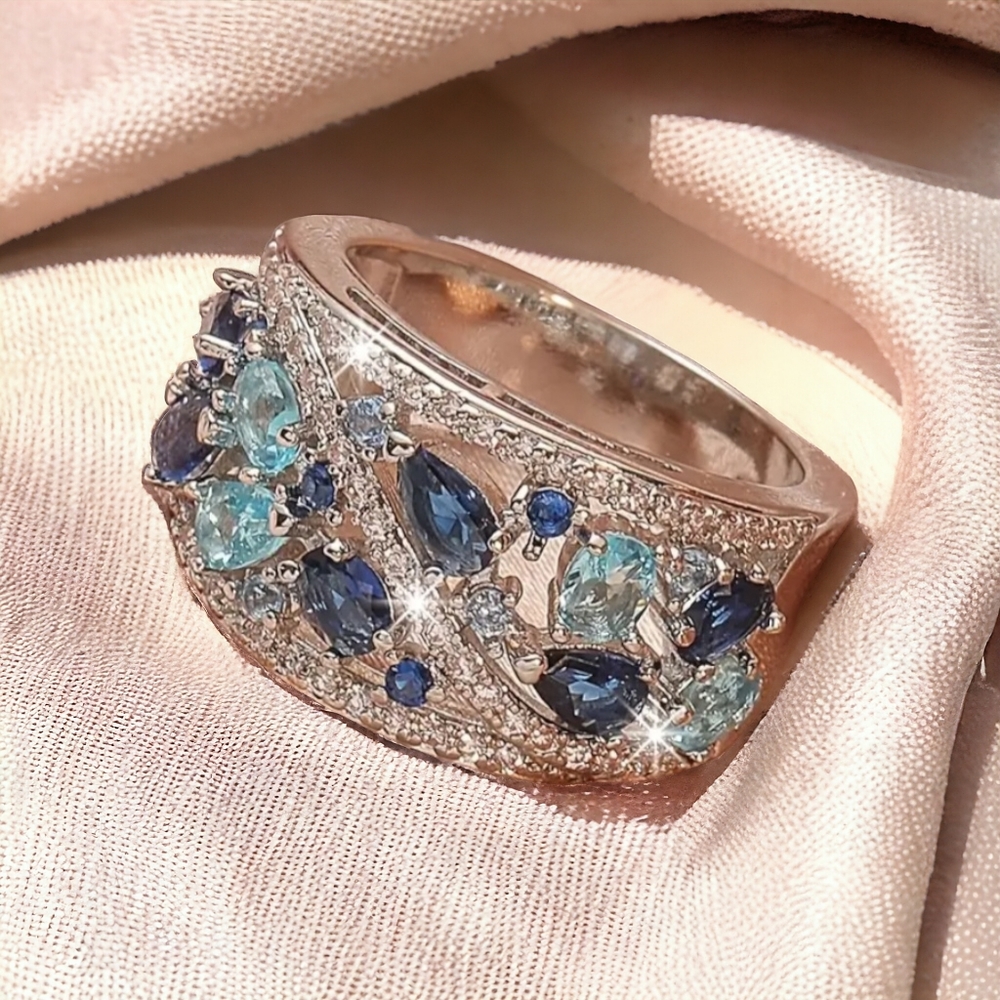 Blue Topaz Ring - Picture 3 of 11